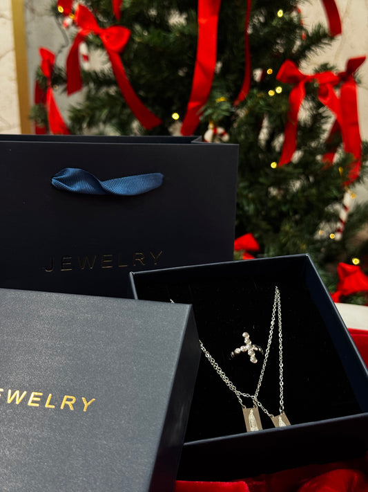 CONJUNTO CROSS  -  COLAR + ANEL + CAIXA + SACO