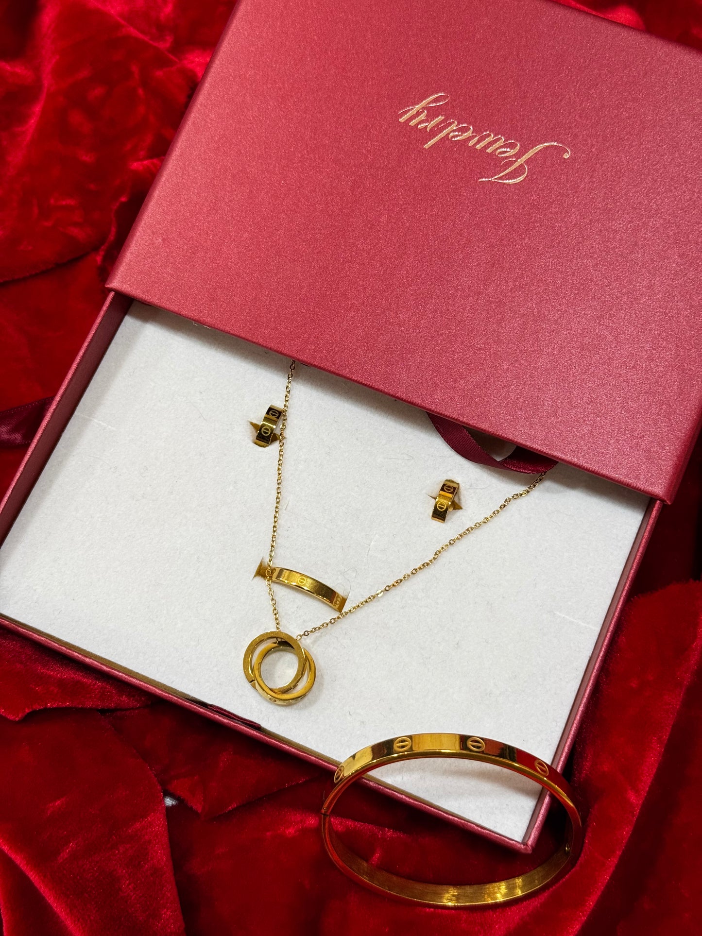 CONJUNTO CARTIER  -  COLAR + ARGOLAS + ANEL + BRACELETE +  CAIXA PREMIUM